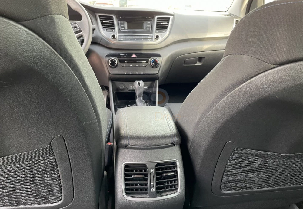 blanc Hyundai Tucson 2018 for rent in Dubaï 4